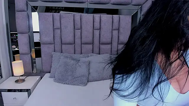 EMMAHILL1 online show from April 21, 11:06 am