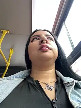 Abril Luv online show from April 10, 12:11 pm