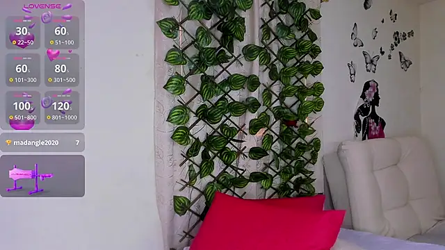 Juli Castillo8 online show from September 28, 2:44 pm