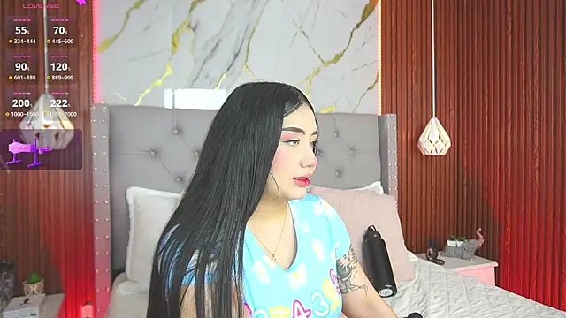 Snapshot of haylie_ chatting on October 6, 2:17 am haylie online show from October 6, 2:17 am