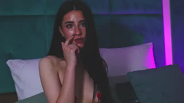 AmeliaJune online show from June 9, 2:44 am