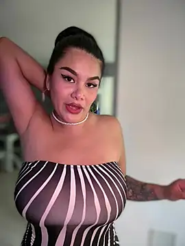 Insane Issa online show from February 4, 7:17 pm