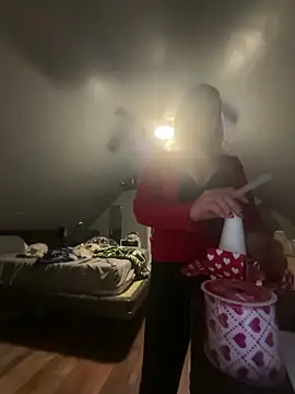 SummerBlueMoon online show from February 9, 4:15 am