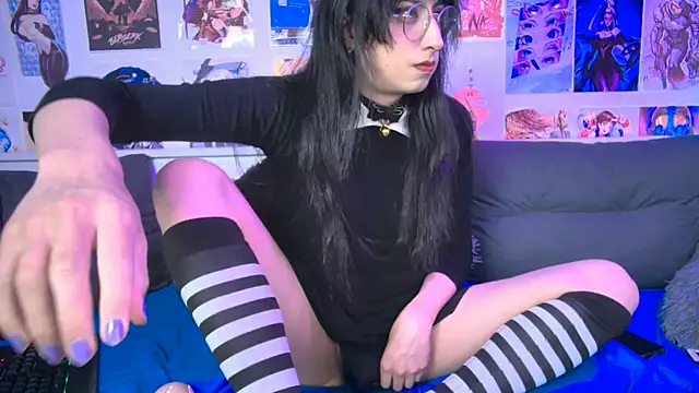 Snapshot of snowblack_ chatting on October 5, 4:45 pm snowblack online show from October 5, 4:45 pm
