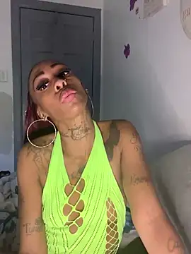 Snapshot of SlimBeenBadd1981 chatting on September 12, 1:51 pm SlimBeenBadd1981 online show from September 12, 1:51 pm