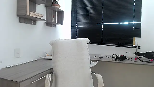 MIYESSI online show from September 29, 8:25 pm