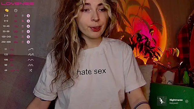 IttyKitty online show from April 18, 10:31 pm