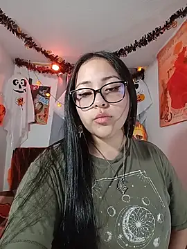 Snapshot of persefone_core chatting on October 26, 1:34 am persefone core online show from October 26, 1:34 am