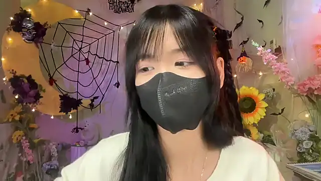 Snapshot of Your-Sunshine chatting on October 15, 5:48 pm Your-Sunshine online show from October 15, 5:48 pm