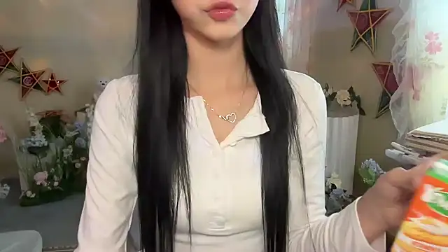 Snapshot of Your-Sunshine chatting on September 28, 6:42 am Your-Sunshine online show from September 28, 6:42 am