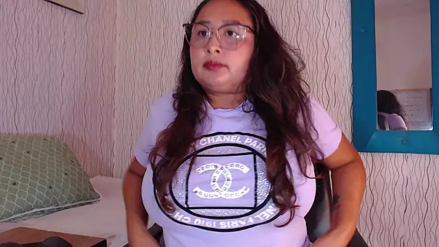 Snapshot of NadiaWhite chatting on October 27, 5:41 pm NadiaWhite online show from October 27, 5:41 pm