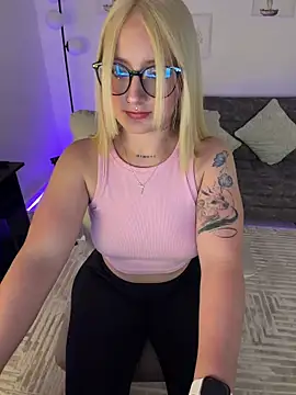 Megan lu2 online show from April 7, 5:09 am