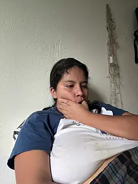 moncerrat luna online show from July 21, 9:15 pm