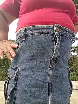 HORNY MATURE25 online show from December 14, 2:23 pm