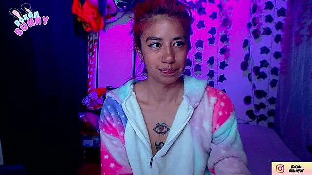 Roxanbunny1 online show from September 9, 6:46 am