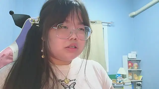 Snapshot of ANNELIESE_ chatting on September 20, 3:32 pm ANNELIESE online show from September 20, 3:32 pm