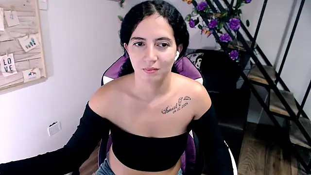 samantha baby  online show from April 6, 12:43 am