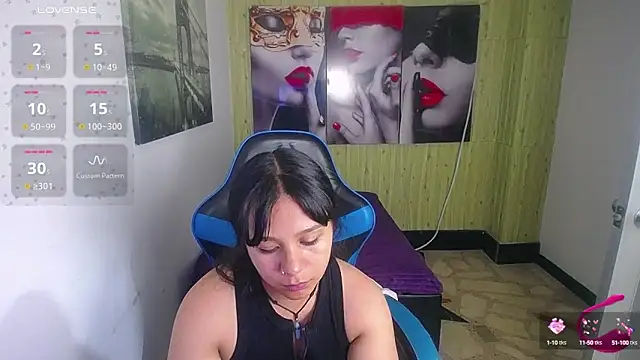 Snapshot of Charis_21 chatting on October 3, 2:05 am Charis 21 online show from October 3, 2:05 am