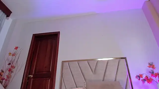 NoraDasilva online show from February 3, 2:53 am