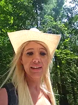 Sexy Sparkling  online show from June 7, 11:17 am