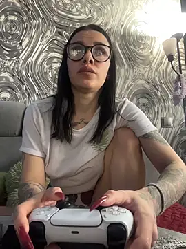 Queen of pain online show from March 15, 8:16 am