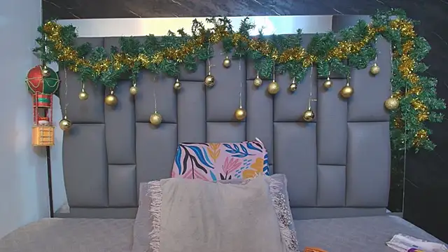  MiaBrown  online show from December 15, 12:10 pm