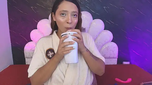  MiaBrown  online show from April 21, 12:12 pm