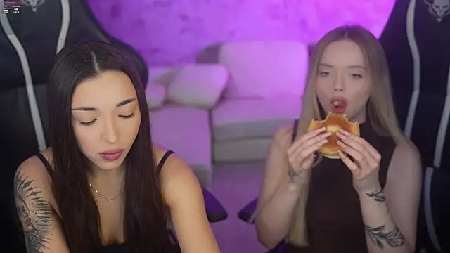 Jasmine Flow online show from December 17, 8:51 am