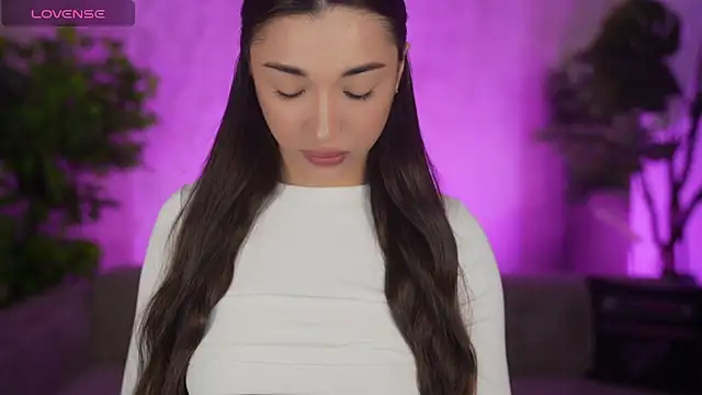 Jasmine Flow online show from April 13, 8:04 am