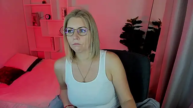 Annie Light online show from September 15, 5:49 am