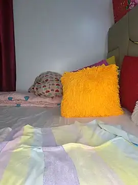 NicRaisaa online show from February 7, 4:55 pm