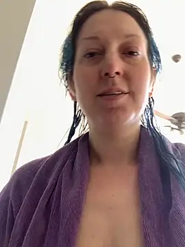 MissCumberdale online show from October 30, 6:09 pm