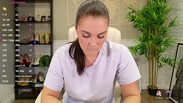 Snapshot of SelineSole chatting on October 20, 3:48 pm SelineSole online show from October 20, 3:48 pm