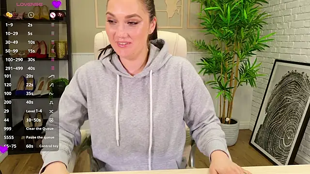 SelineSole online show from April 9, 3:39 pm