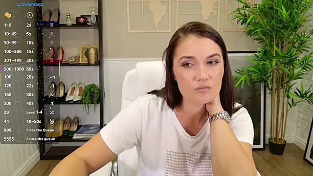 Snapshot of SelineSole chatting on September 16, 3:53 pm SelineSole online show from September 16, 3:53 pm
