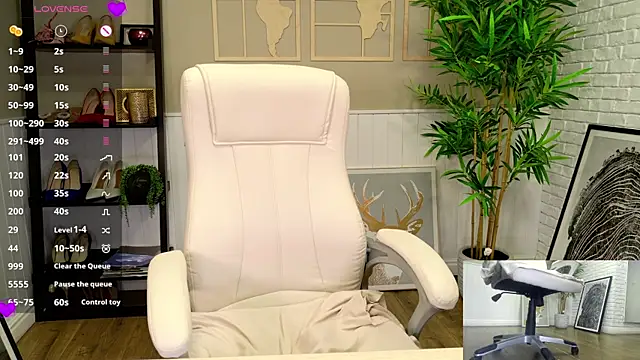 SelineSole online show from April 16, 9:39 pm