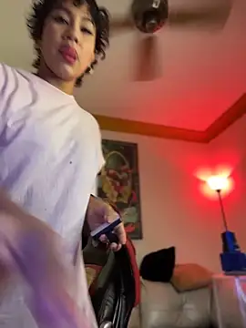 ZahaRoseee online show from April 11, 1:01 am