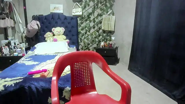 mature  bigboobs   online show from April 22, 4:48 pm