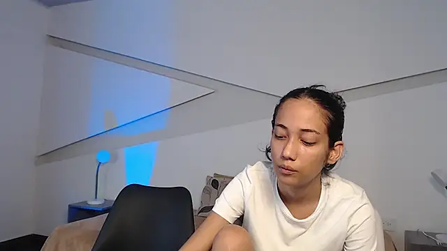 hot little bunny online show from December 14, 10:26 pm