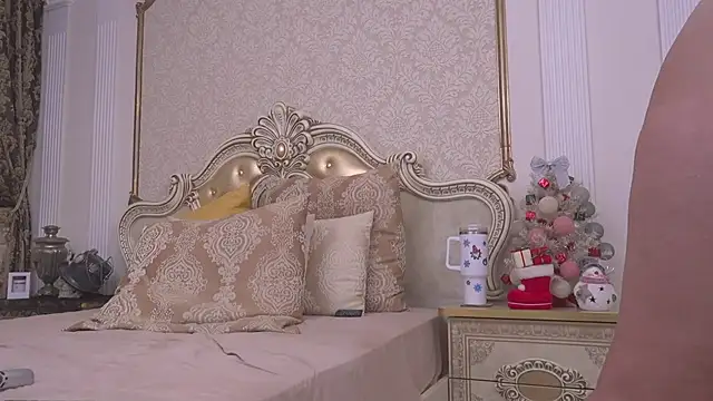 DianaPhoenix online show from January 9, 1:04 pm