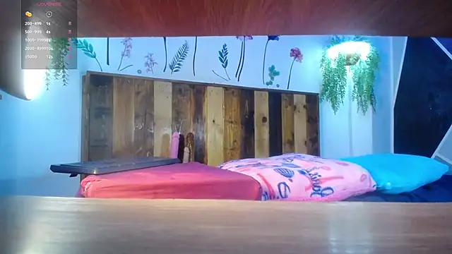 DaMikaela  online show from November 18, 7:15 pm