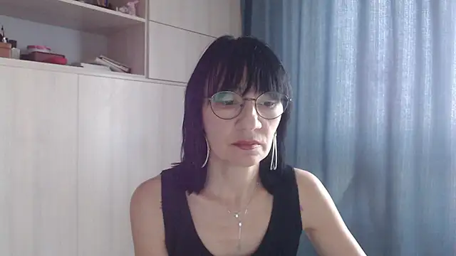 Erica95Bloom online show from September 14, 9:18 am