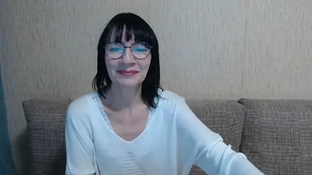 Erica95Bloom online show from November 14, 11:10 am