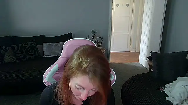 Red firesquirt online show from April 15, 4:07 pm