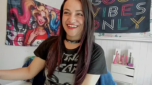 Snapshot of LovelyAzucena chatting on September 25, 3:22 pm LovelyAzucena online show from September 25, 3:22 pm
