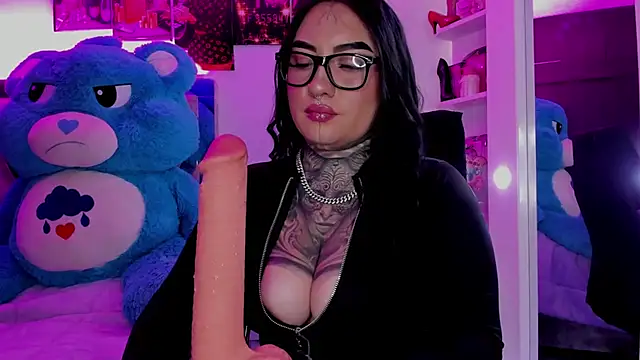 CloeeBeckam online show from April 8, 8:55 pm