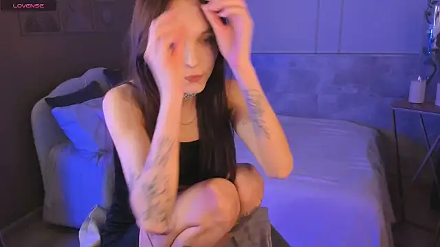 ChloeSunny online show from March 31, 6:13 am