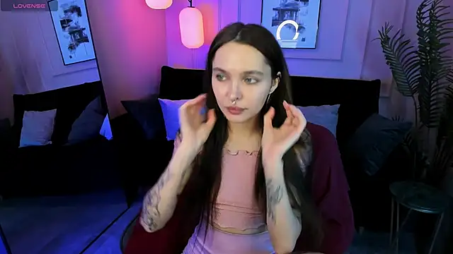 ChloeSunny online show from June 4, 2:43 pm