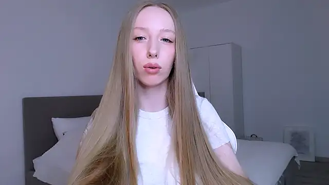 Luna insniity online show from March 4, 9:32 pm