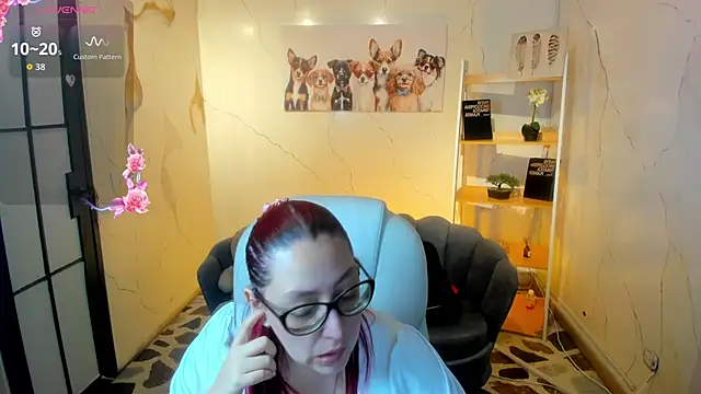 Snapshot of NiickyJones chatting on October 13, 10:45 pm NiickyJones online show from October 13, 10:45 pm